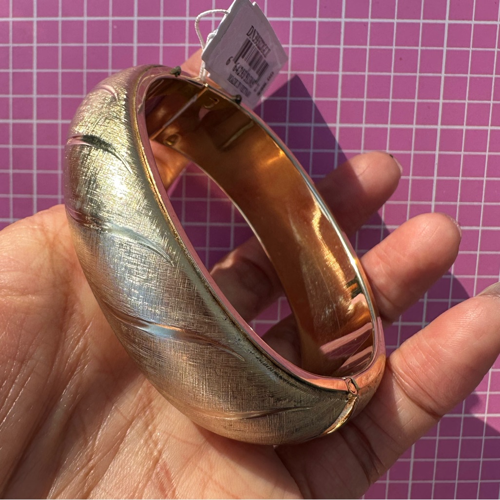Nadri Gold Textured Bangle Bracelet Cuff New In 16$